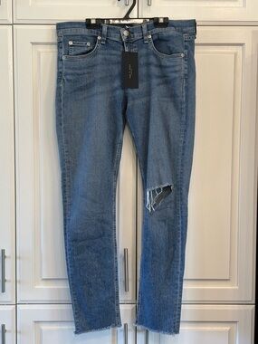 NEW Rag & Bone Jeans size 31. 
**Perfectly faded denim sculpts your figure